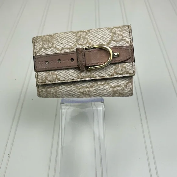 Gucci White and Pink GG 6 Ring Holder Wallet Case - Picture 2 of 11